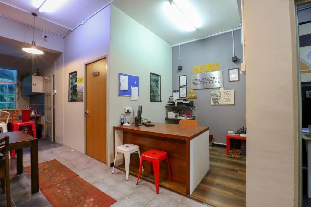 Spot On 89751 Bed Station Guest House Тана Рата Екстериор снимка